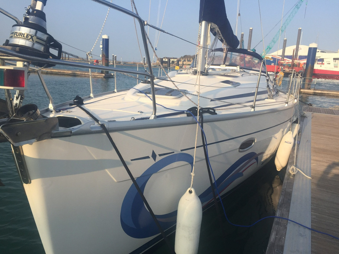 Salty - Sailing and Powerboat Experiences-考兹必去景点