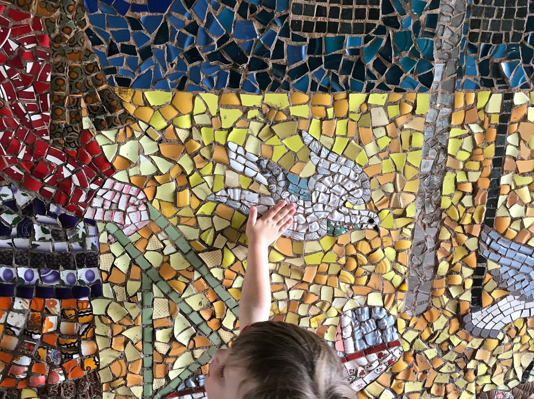 St Thomas' Pigeon Mosaic景点图片