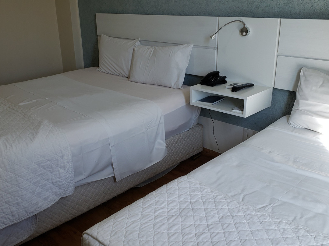 Emirates Hotel & Suites主图