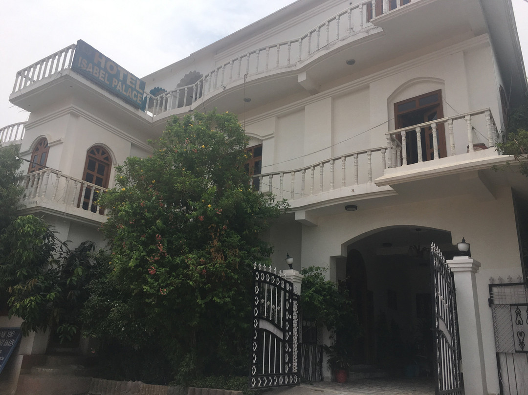 伊莎贝尔宫酒店主图