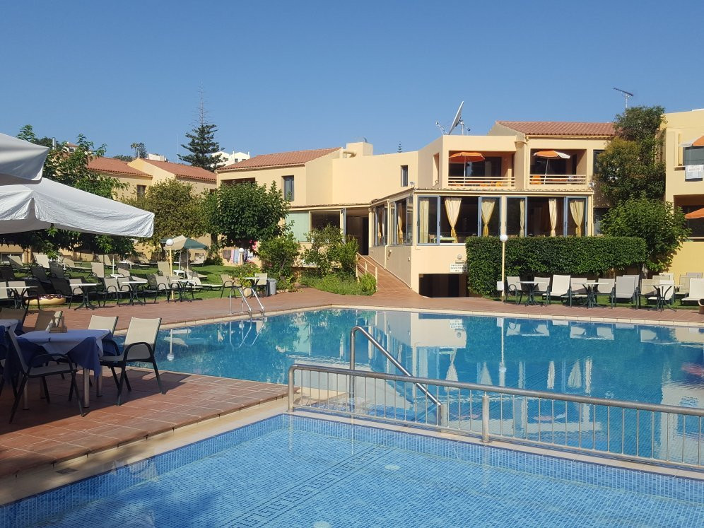 Golden Sand Hotel主图