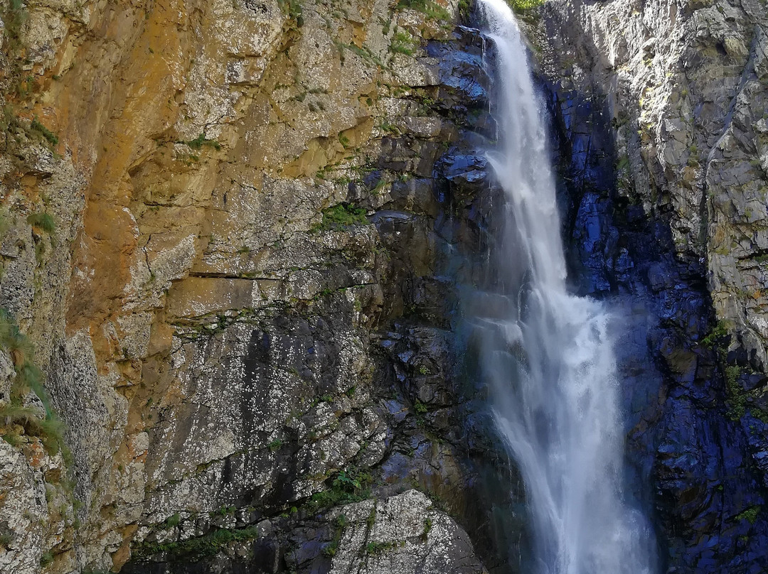 Gveleti Waterfall景点图片