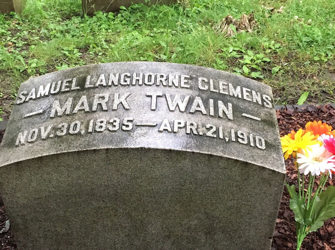 Mark Twain's Grave景点图片