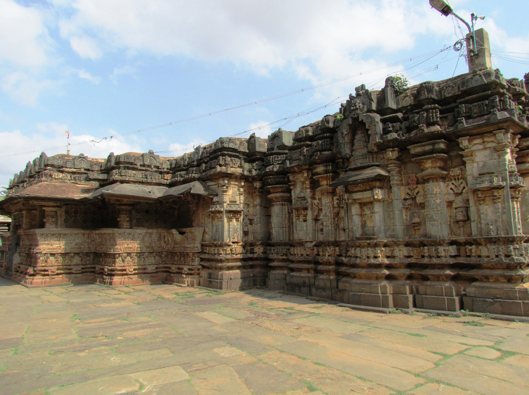 Trikuteshwara Temple景点图片