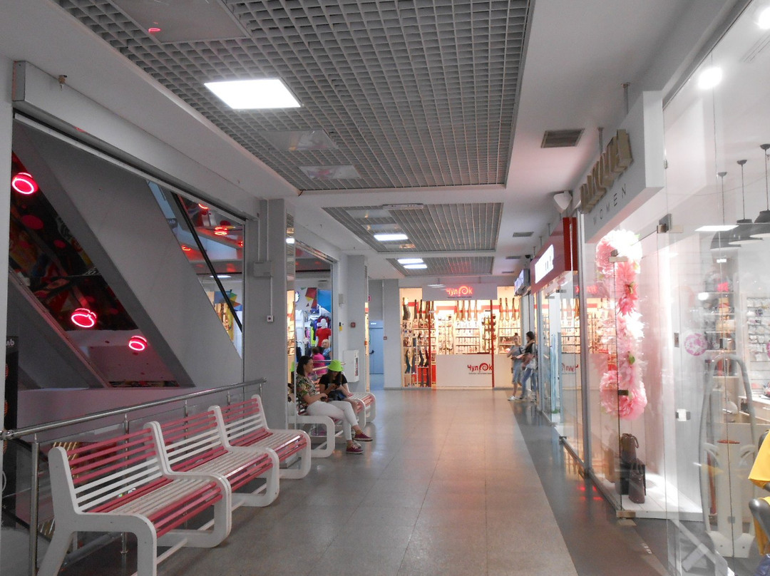 Caramel Shopping and Entertainment Center景点图片