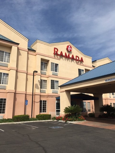 Ramada by Wyndham Fresno Northwest-浴室