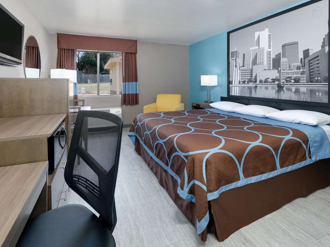 沃克西哈奇速8酒店主图