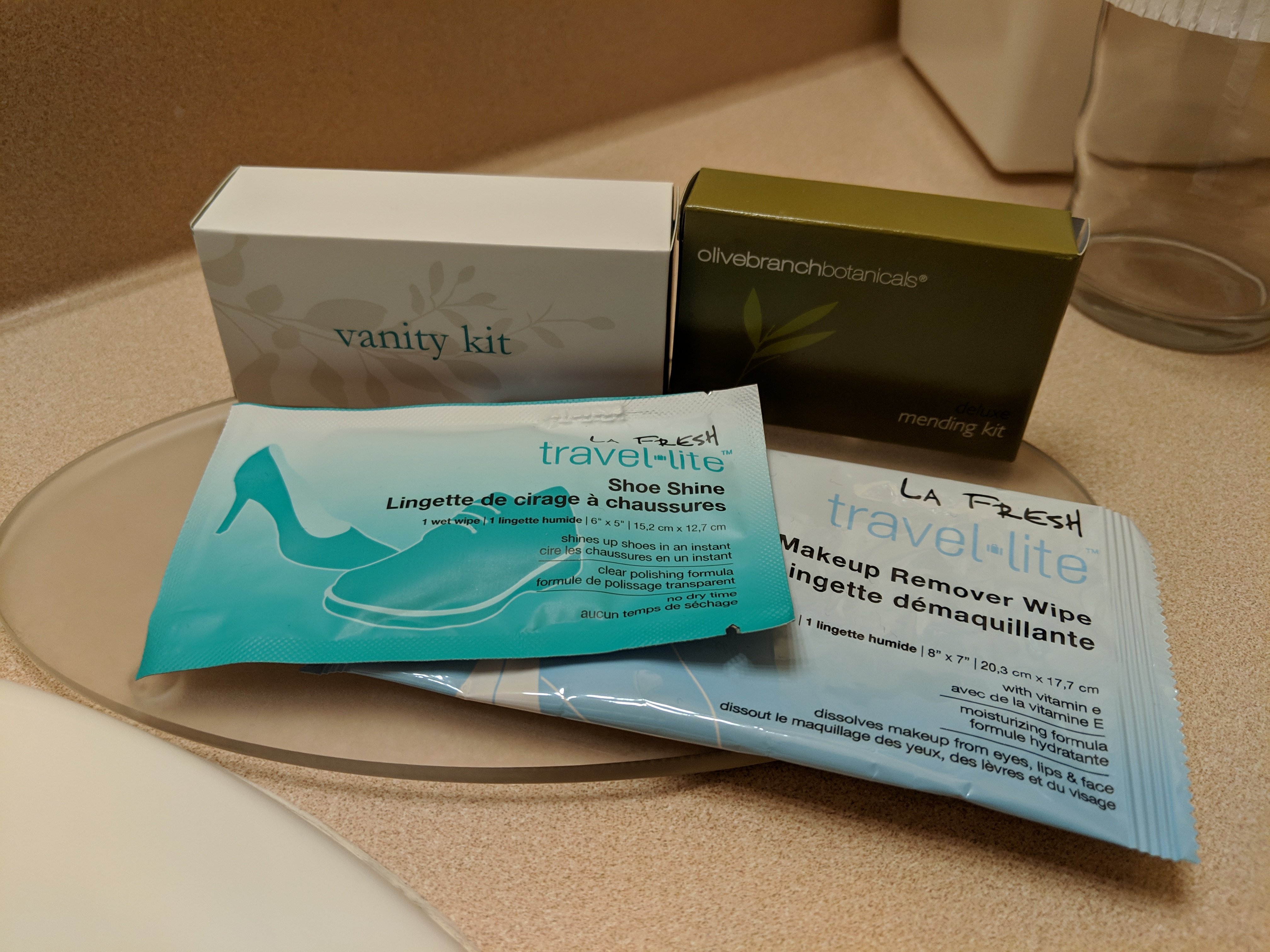 Ramada by Wyndham Surrey/Langley-浴室