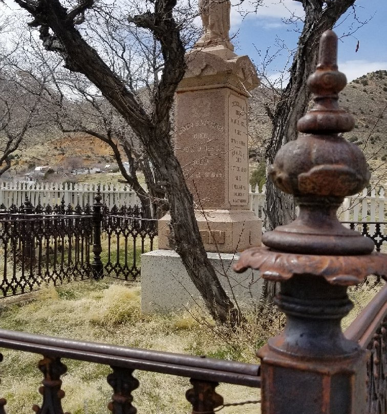 Silver Terrace Cemetery景点图片