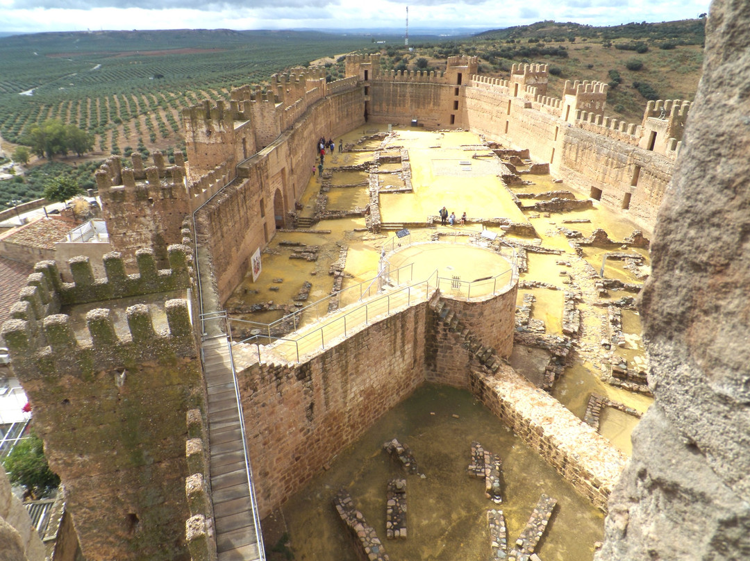 Banos de la Encima Castle景点图片