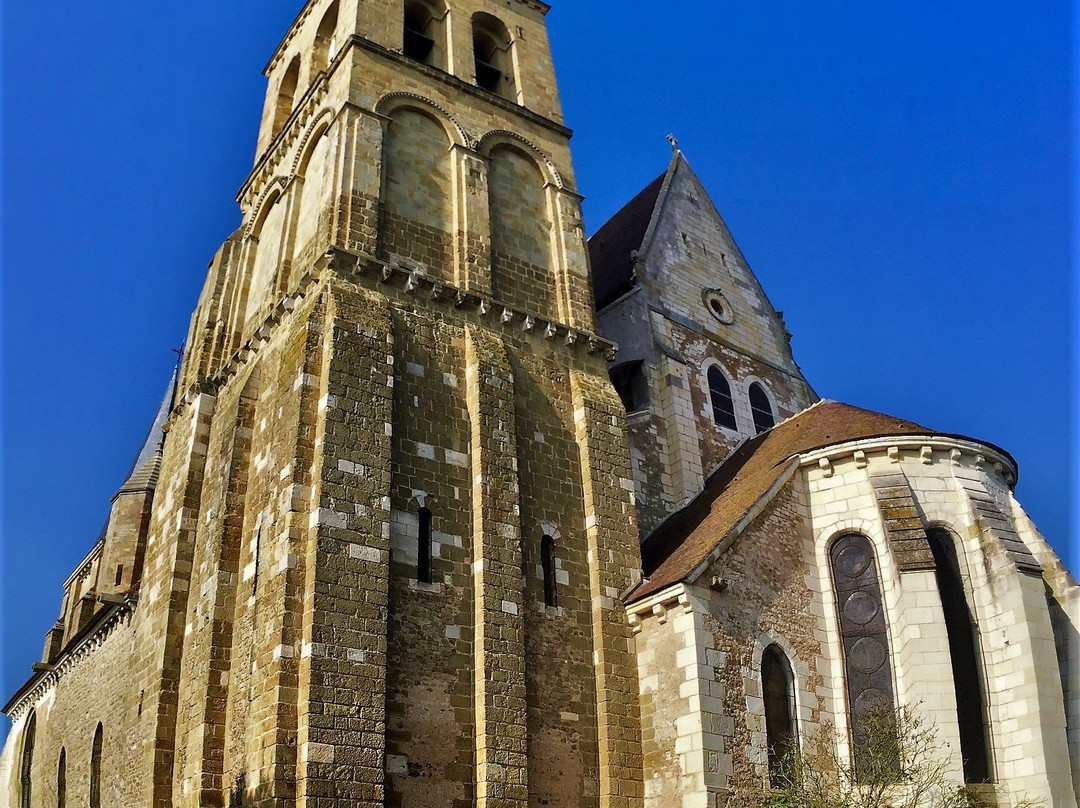 Collégiale Saint-Sylvain-Levroux必去景点