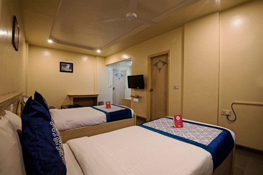 Hotel Ratnalok主图