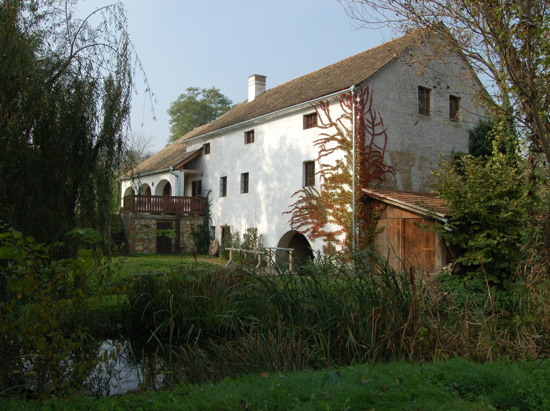 Saint Nicholas Watermill and Treadmill景点图片