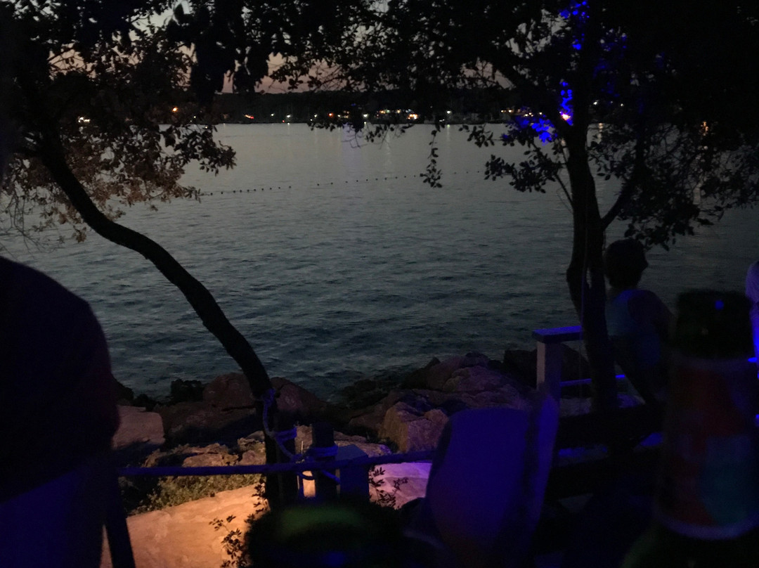 Beach Bar Splash-Pjescana Uvala必去景点