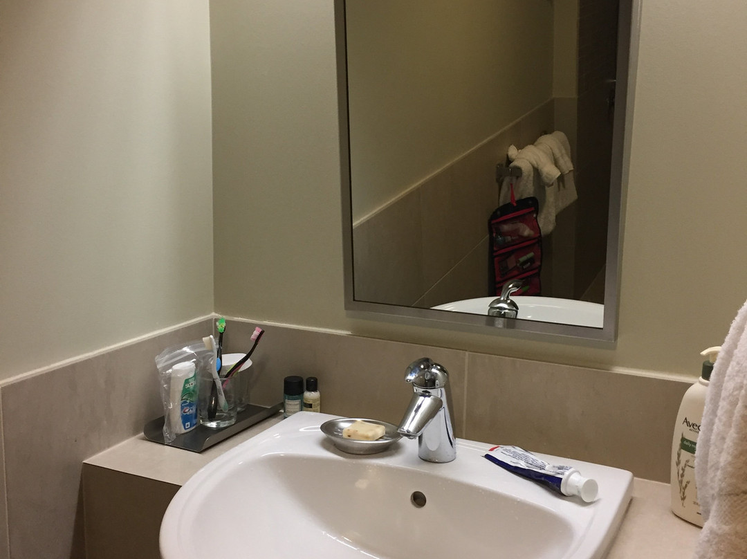 UBC西海岸套房酒店主图