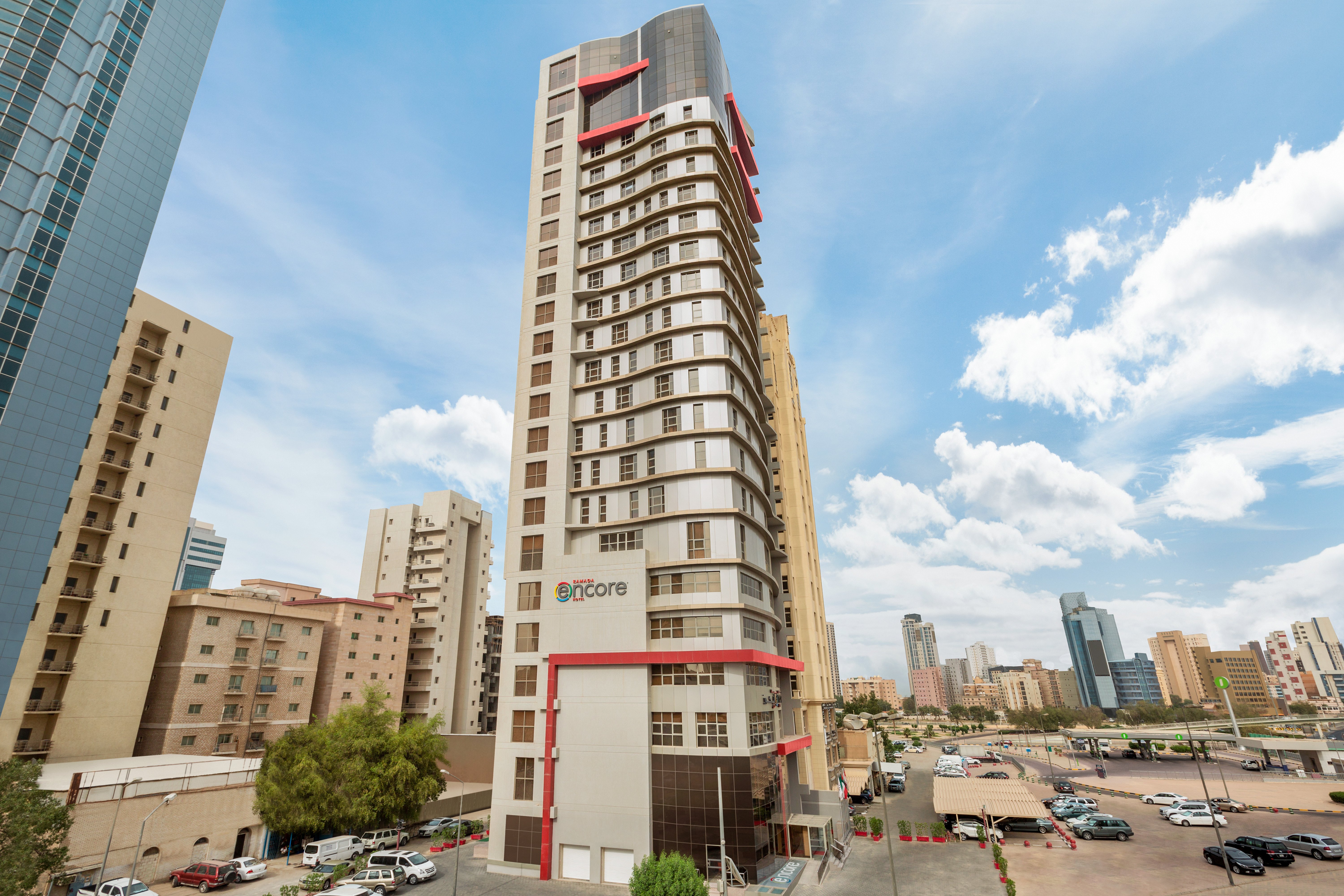 Ramada Encore by Wyndham Kuwait Downtown-浴室