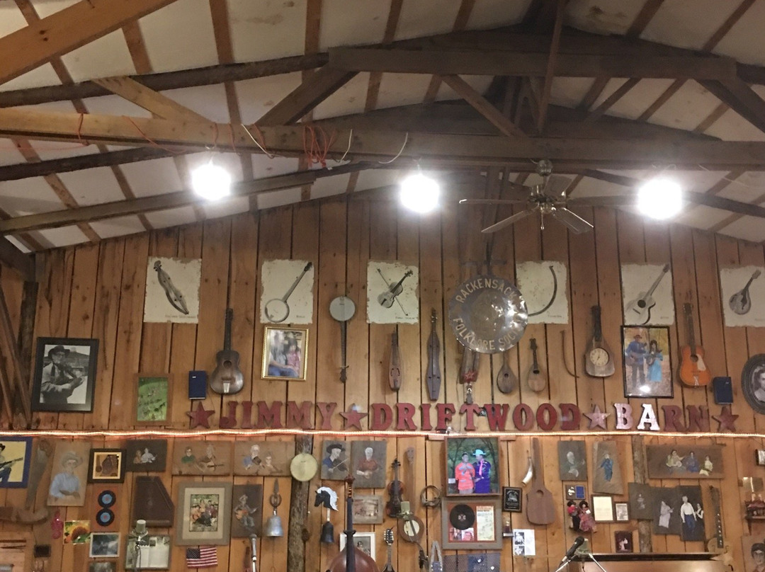 Jimmy Driftwood Barn景点图片