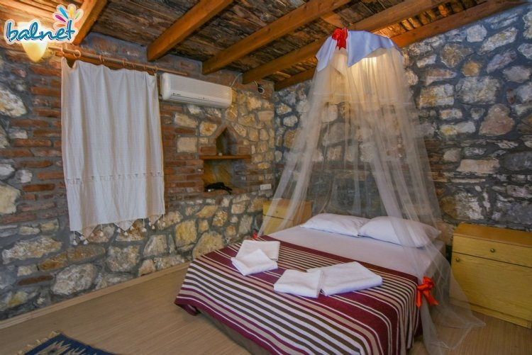 Pavel's Yeri Boutique Motel