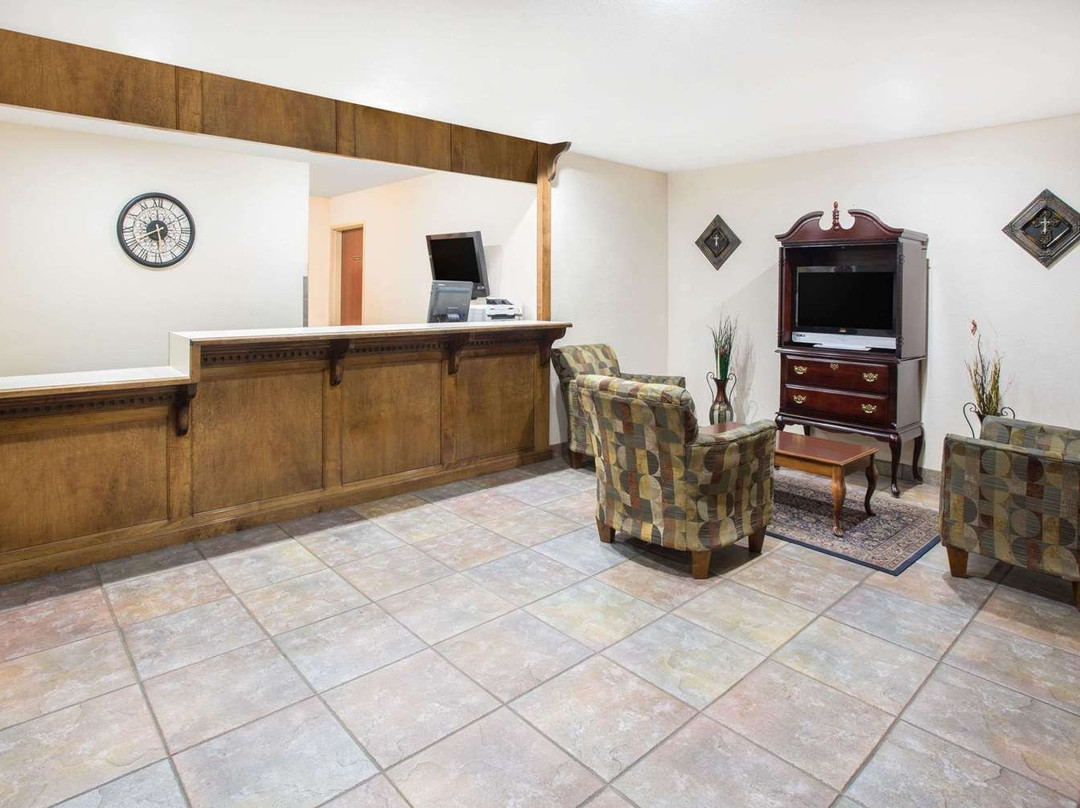 Days Inn & Suites by Wyndham Eunice主图