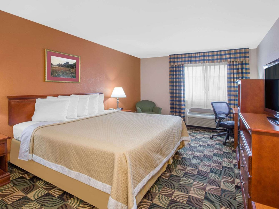 Days Inn by Wyndham Hillsdale主图