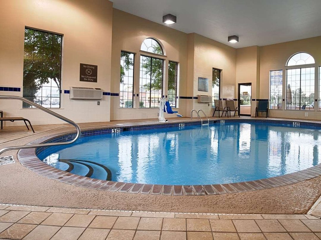 Best Western Plus Lonoke Hotel主图