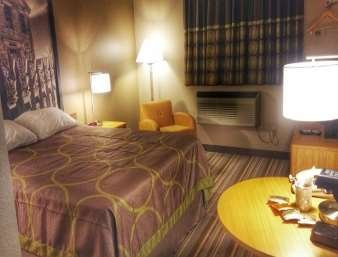 Super 8 by Wyndham Dillon主图