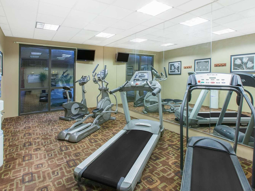 Hawthorn Suites by Wyndham Midwest City Tinker Afb主图