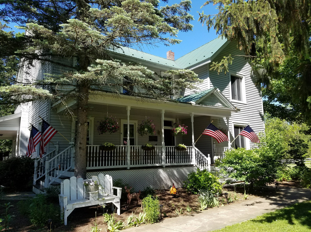 Fainting Goat Island Inn