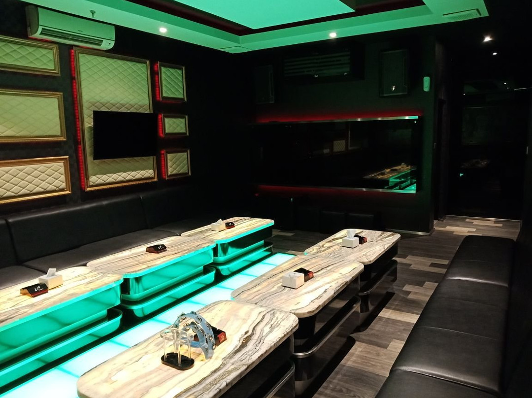 Broadway Karaoke & Lounge景点图片