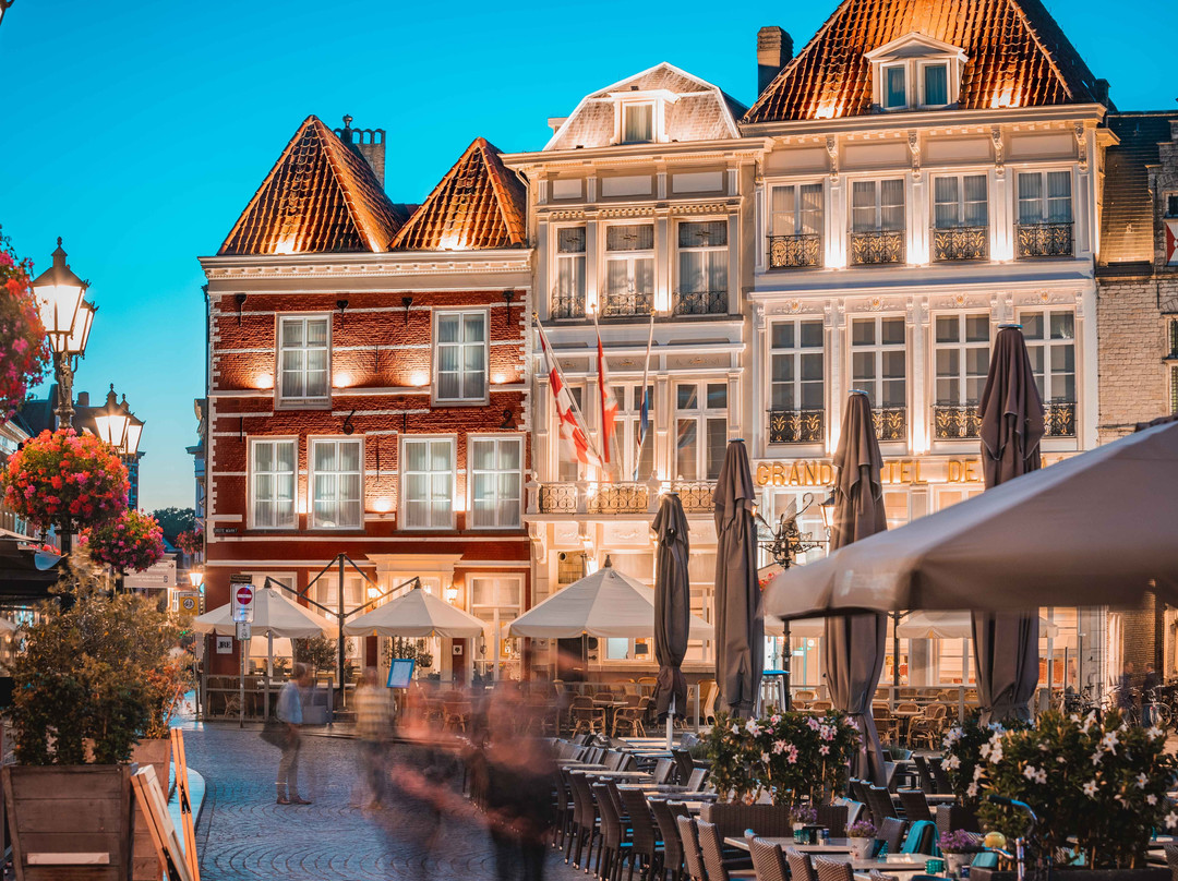 Grand Hotel De Draak主图