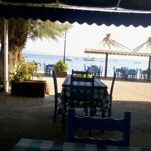 Mikro餐馆和美食-Drosero Akrogiali