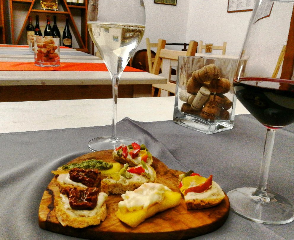 Lusernetta餐馆和美食-Enoteca Nonsolovino