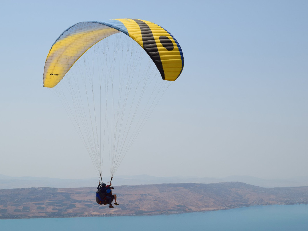 7 Winds Tandem Paragliding景点图片