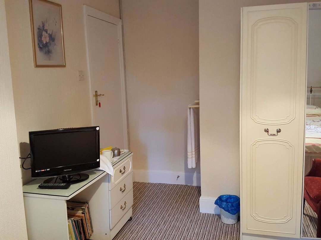 Oaklands Guest House主图