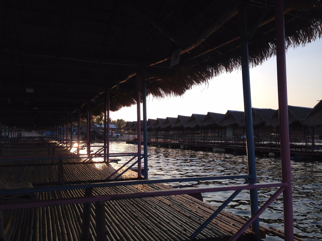 Hat Pattaya Noi景点图片