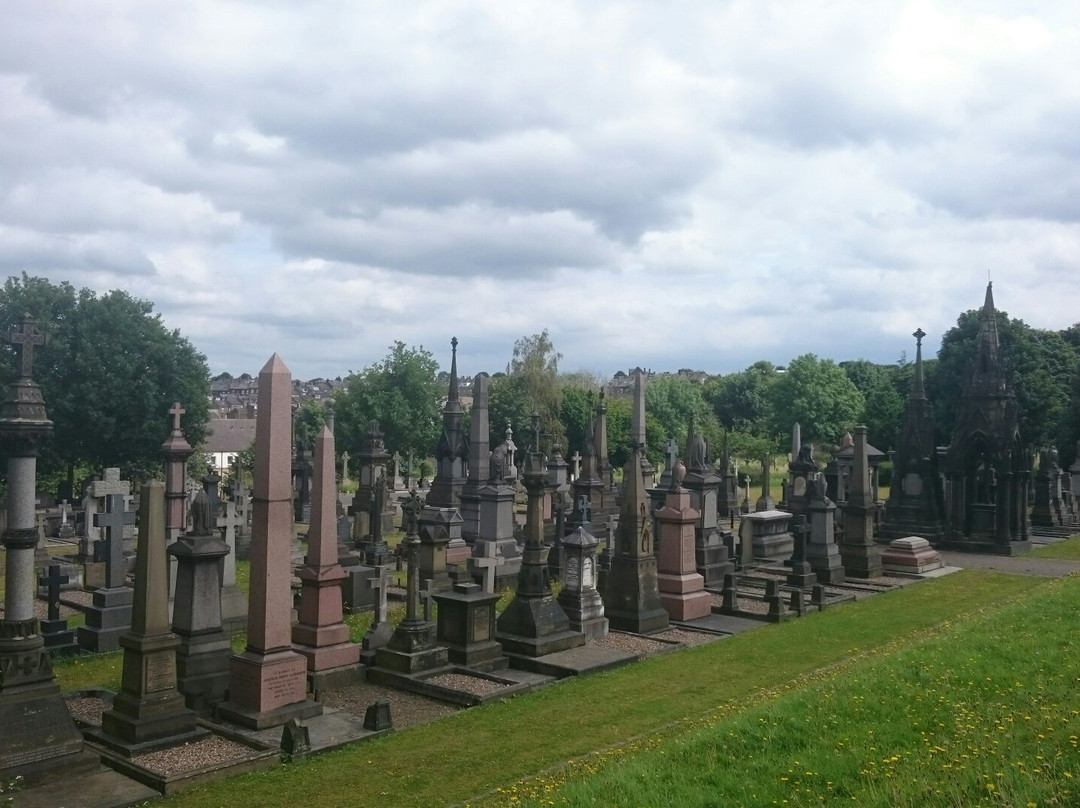 Undercliffe Cemetery景点图片