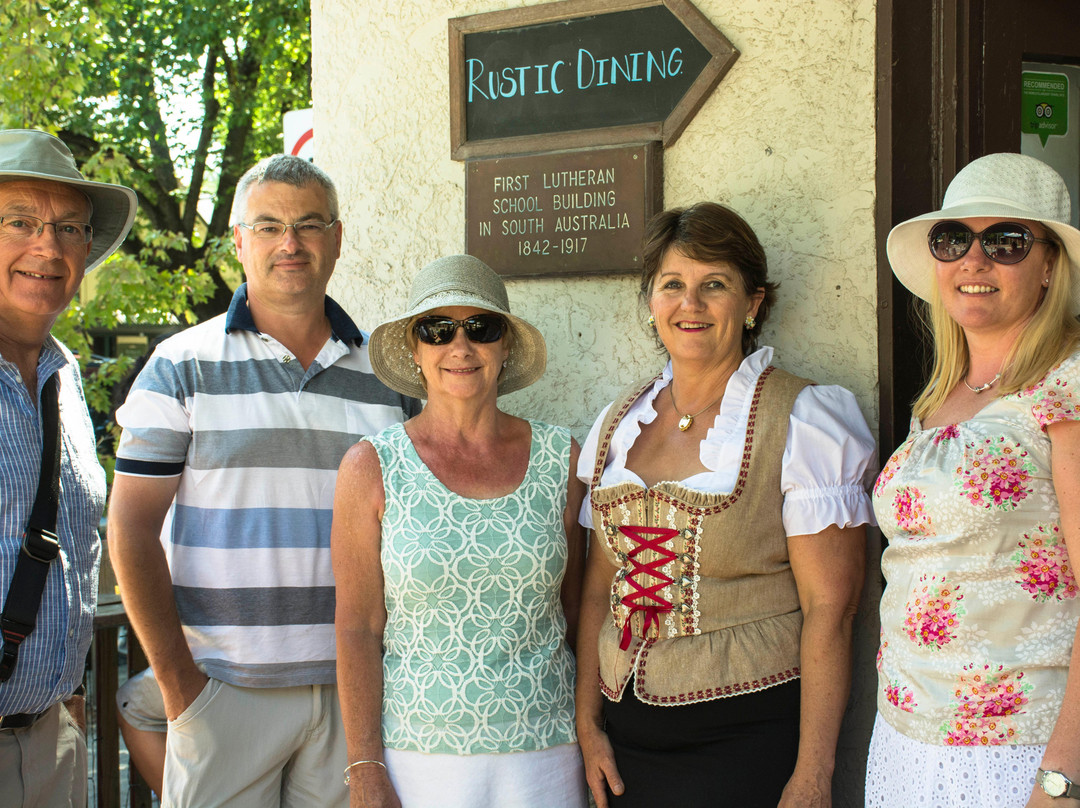 Hahndorf Walking Tours-汉道夫德国村必去景点