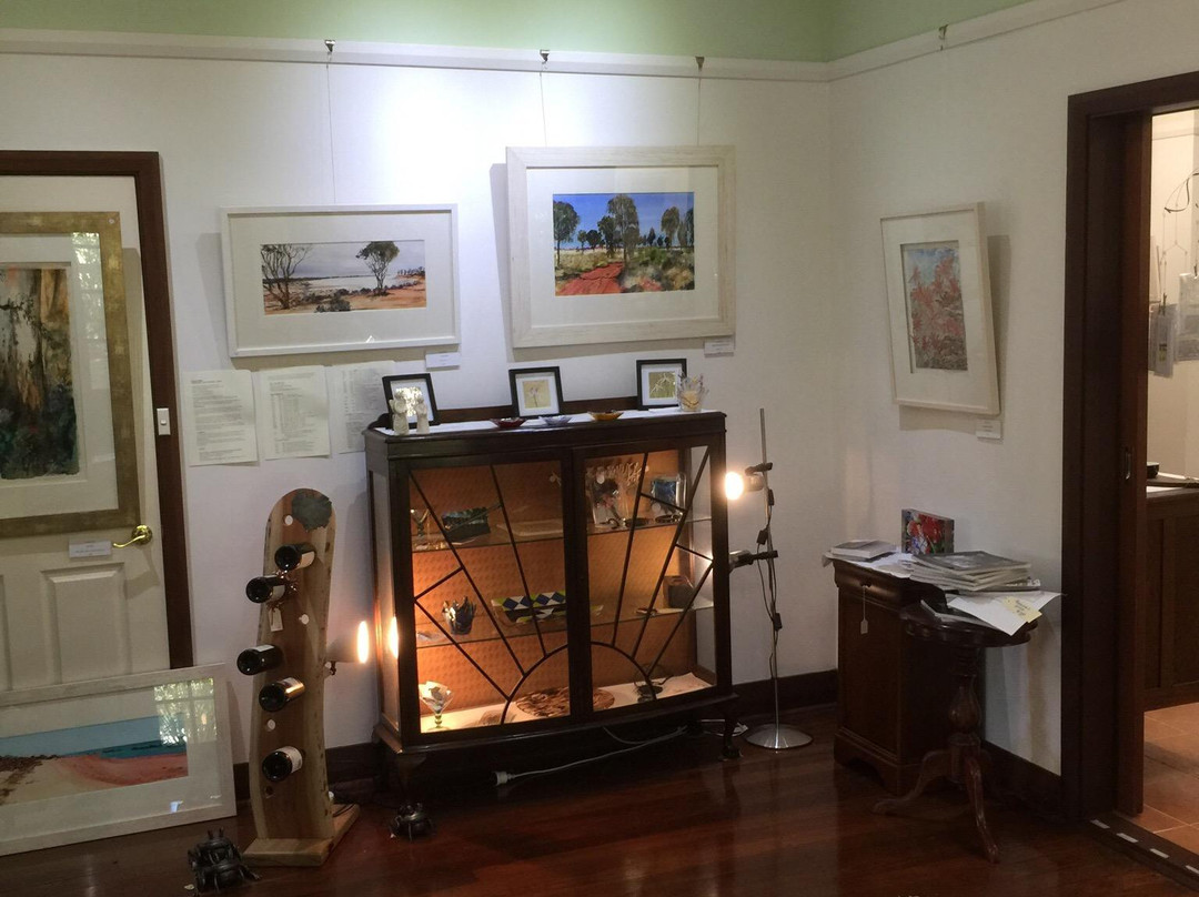 Lyndendale Gallery: Art and Antiques-Dardanup必去景点