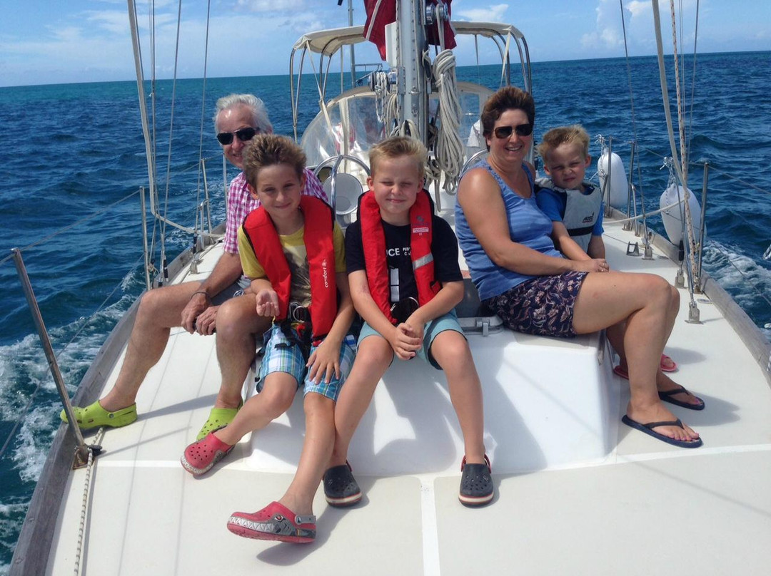 Joy Sailing Tours-Jolly Harbour必去景点