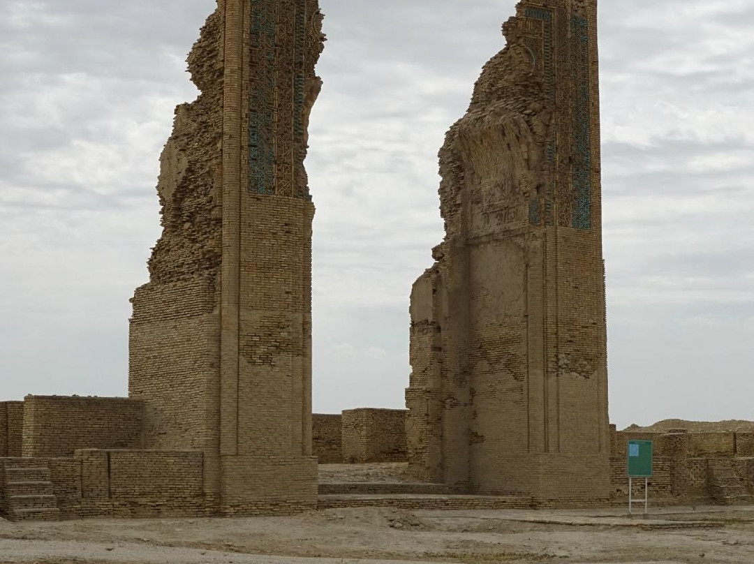 Ruins of Ancient Dehistan-巴尔坎纳巴德必去景点
