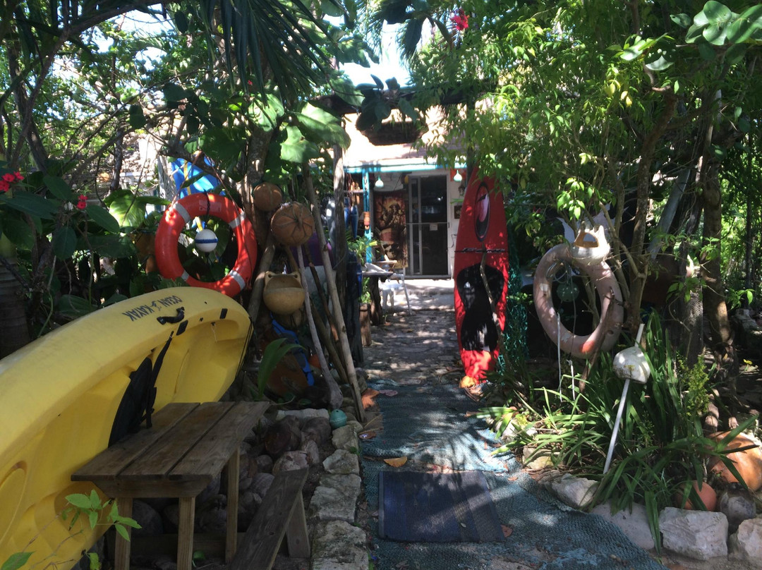 Rebecca's Beach Shop-Gregory Town必去景点