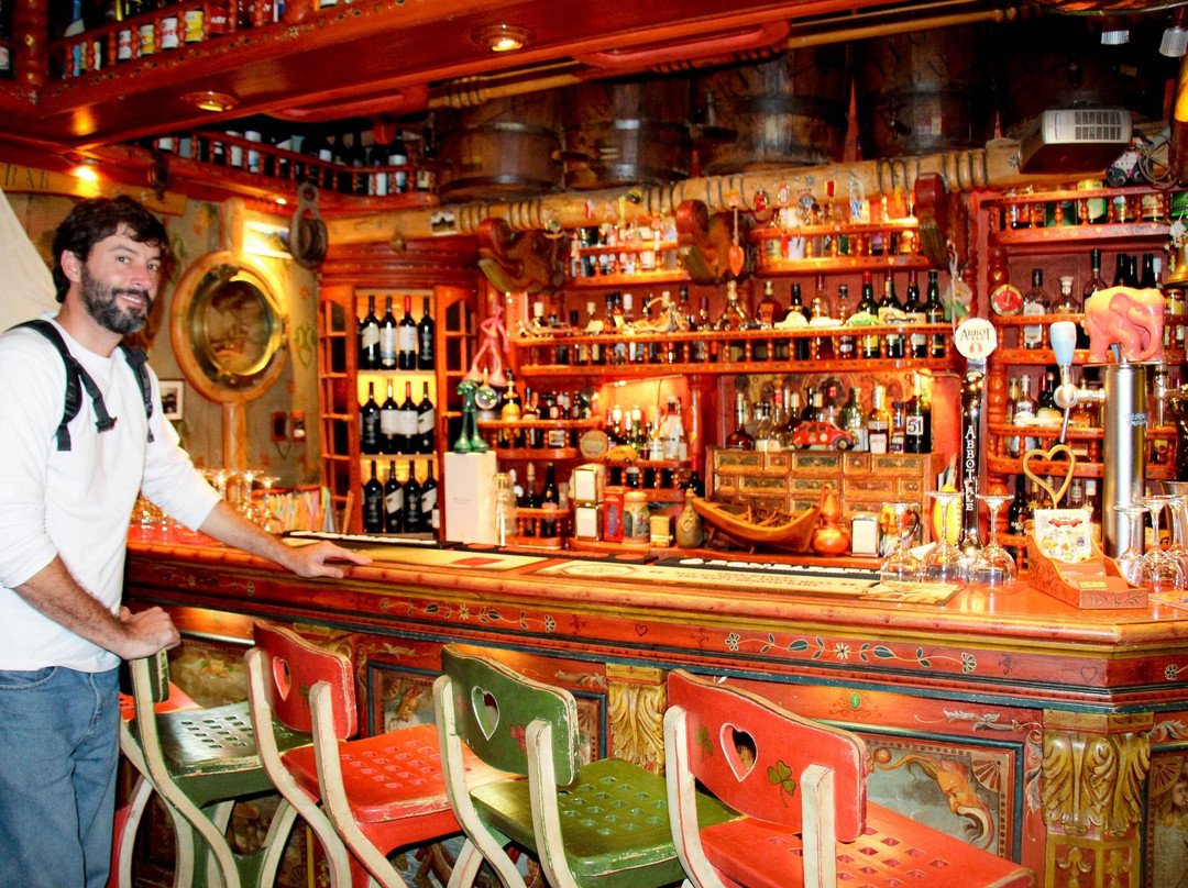 Indio Feliz Restaurant Bistro