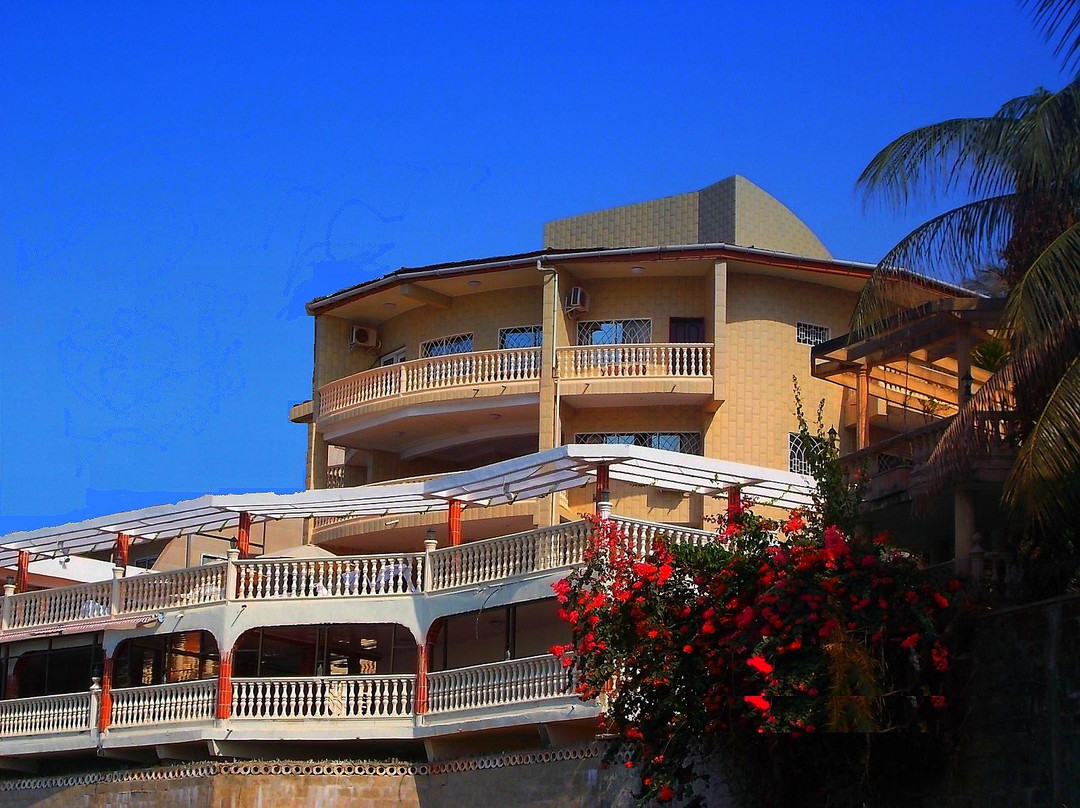 Seaside Suites and Hotel主图