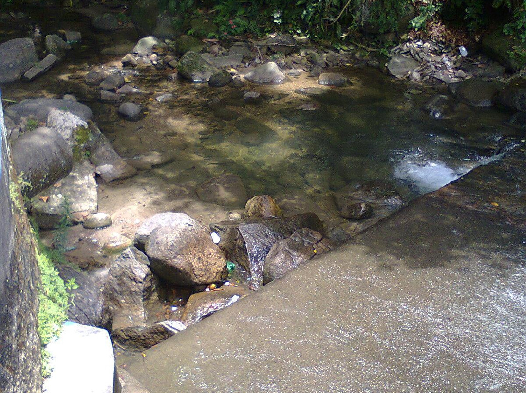 Pocao Waterfall景点图片