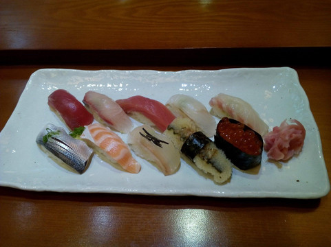 Sushi House Yuraku主图