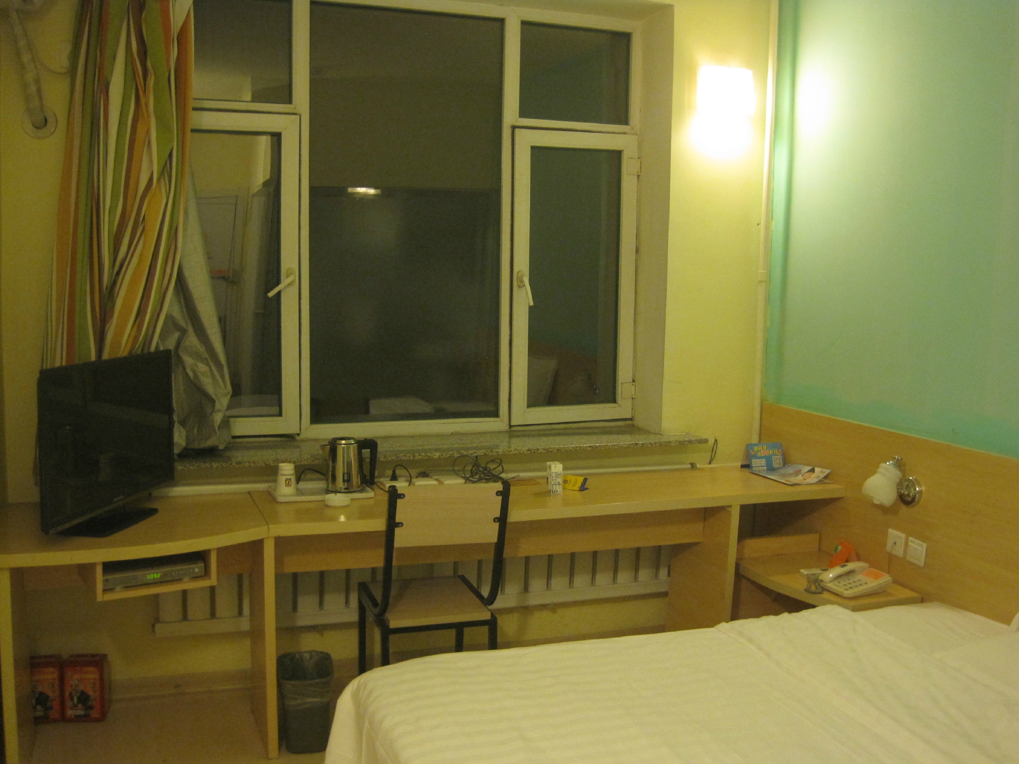 7天长春解放大路全安广场店-客卧