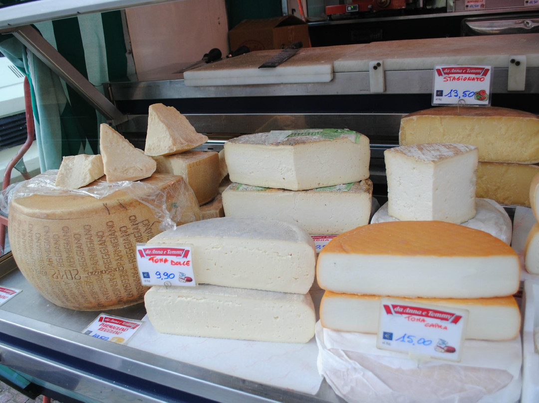 Mercato Ambulante 2.0-阿尔巴必去景点