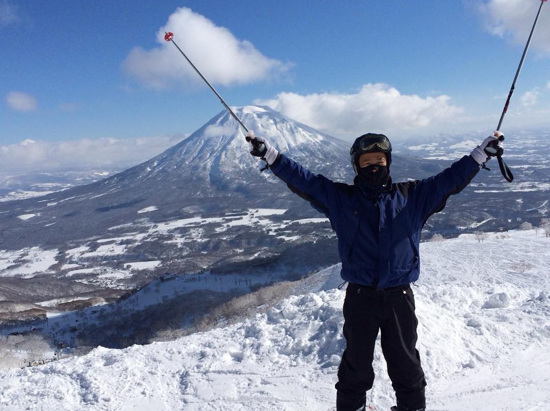 新雪谷村滑雪胜地景点图片