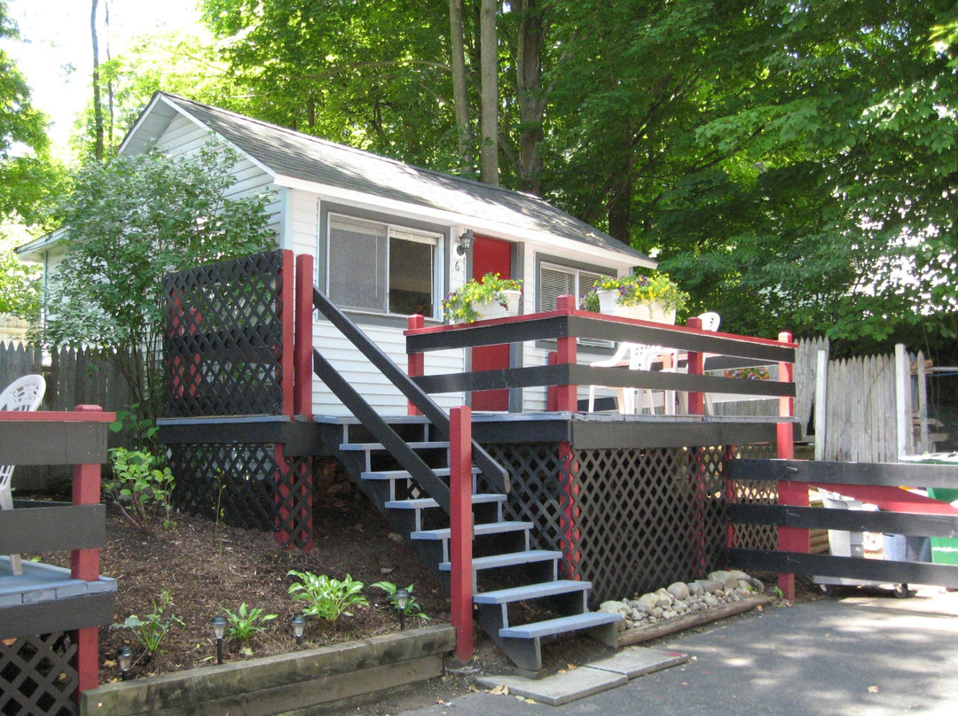 Colonial Court Motel