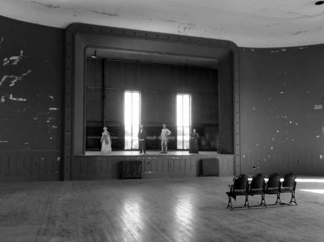 Hudson Hall at the historic Hudson Opera House-Hudson必去景点